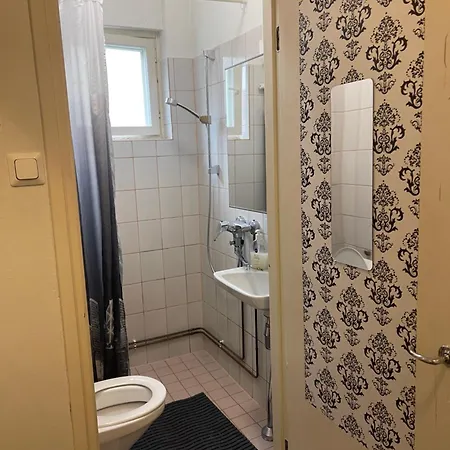 Yksioe 1 Km Jokirannasta Foeriltae/ 2 Km Torilta Apartamento *