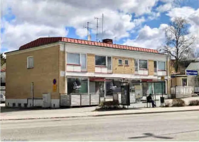 Yksioe 1 Km Jokirannasta Foeriltae/ 2 Km Torilta *